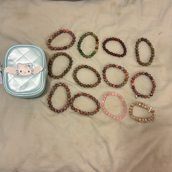 Elegant Multicolor Beaded Bracelet Set & small Hello Kitty pouch - Picture 1 of 4
